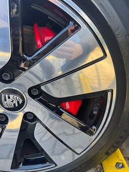 NOVÁ ORIGINAL 19” ALU KOLA PORSCHE S LETNÍMI PNEU MICHELIN