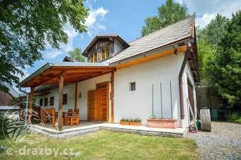 Rodinný dům s historickým mlýnem a pozemky, Trhová Kamenice,