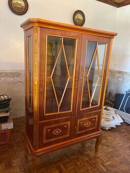 Skleněná skříň - Rumunská jídelní sada 1973