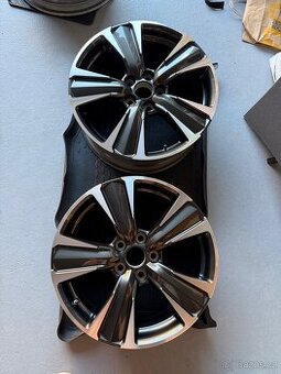 Alu kola Lexus UX