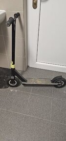 Koloběžka Arcore Ruckus II
- 1