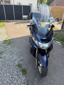 Skůtr Suzuki Burgman 400