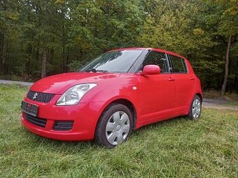 Suzuki Swift 1,3 najeto jen 124 700 km, zachovalý, serviska