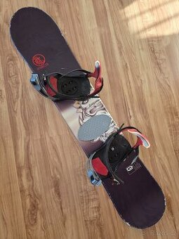 SNOWBOARD 140cm