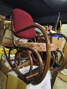 Houpací křeslo Thon