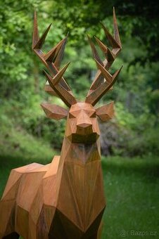 Jelen z cortenove oceli dekorace