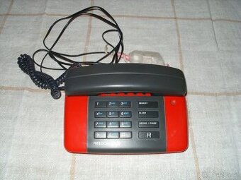 retro tlačítkový telefon
