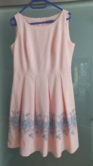 Dámské společenské šaty