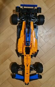 LEGO Technic Závodní auto McLaren Formule 1 42141