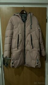 pěkný kabátek- nový vel.XL + nová šalka -levně