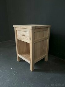 Noční stolek Klasik z dubového dřeva - 1
