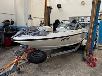 Motorový člun Bayliner 175 br, 2004. Mercruiser 3.0