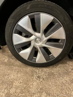 Tesla model Y Hankook 255/45R19