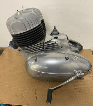 Jawa 350 panelka motor