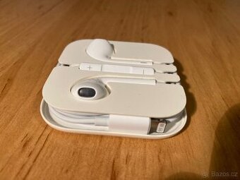 Sluchátka Apple EarPods Lightning