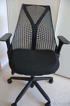 Kancelářská židle Herman Miller Sayl (PC 17800,-)