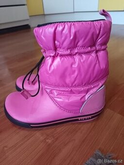 zimní boty sněhule crocs j6