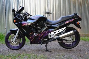 Suzuki GSX-750F