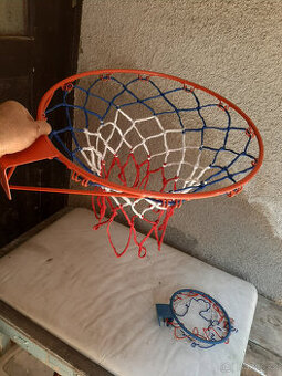 2 nepoužité basketbalové koše