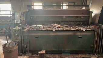 Tabulkové hydraulické nůžky na plech