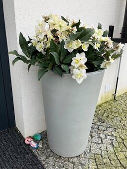 Betonový květináč NOVÝ