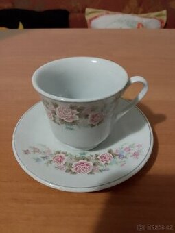 Sada šálků s podšálky - nové v krabici