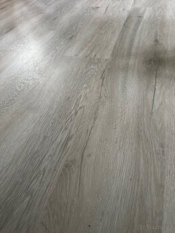 Vinylová plovoucí podlaha