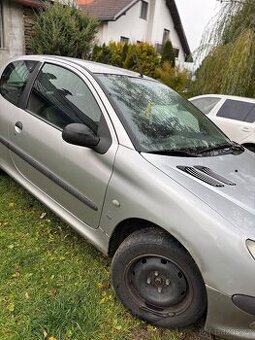 Peugeot 206 1.4 benzín