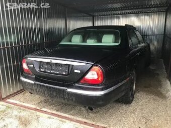 JAGUAR XJ8, 4,2V8,218KW,ČERNÝ,CZ TP - CELEK, DÍLY