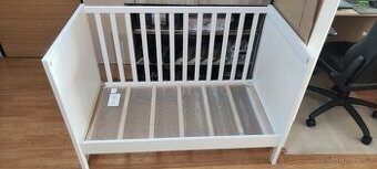 Dětská postýlka s matrací