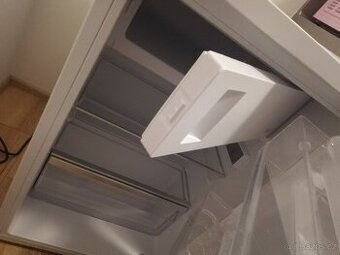 Nová lednička s mrazicí přihrádkou Electrolux