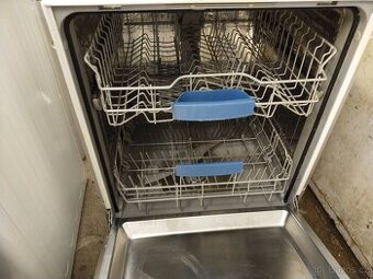 Prodám plně funkční dig. myčku zn. Bosch o šíři 60CM--DOVEZU