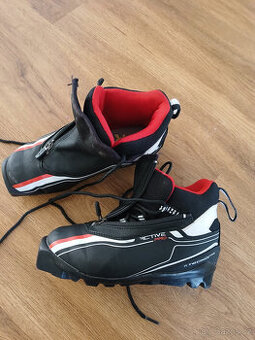 bezecke boty TECNO PRO detske jak nove 20cm