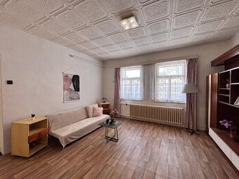 Rodinný dům, garáž, dílna, menší zahrada, v centru města - K