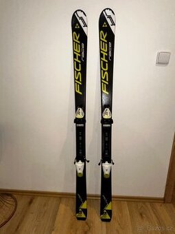 Dětské lyže (150) FISCHER RC4 RACE Jr. BLACK/white +