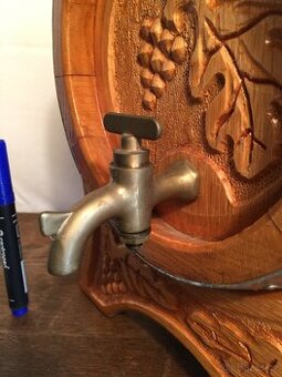 soudek na víno, masivní dřevěný a stojan