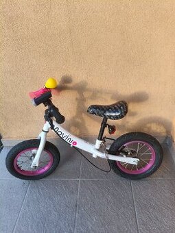 Značkové odrážedlo Movino