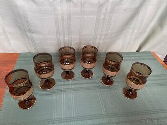 Prodám Kouřové sklo se zlatým pískovaným pruhem (6 ks)