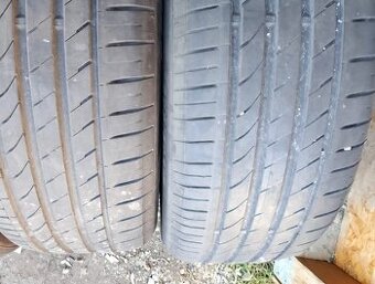 Dvě letní pneumatiky Nexen 235 55 17 na sezónou 300 Kč v Mos