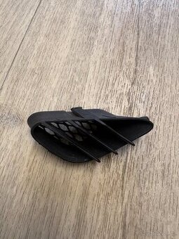 BMW S1000RR 2012 část z podsedlové kapotáže