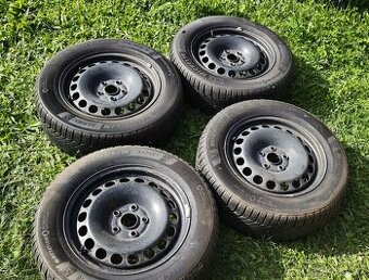 Sada 4x zimní pneu Michelin 215/60 R16 Škoda Superb atd.