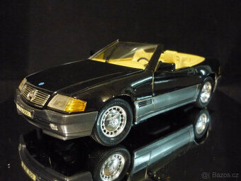 Mercedes Benz 500 SL 1989 Maisto 1/18