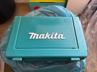 Makita 6842 elektrický šroubovák se zásobníkem