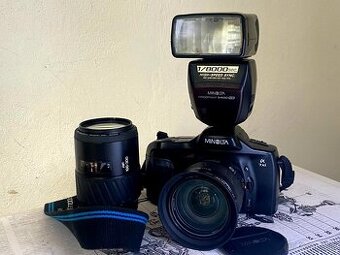Minolta Alpha 7xi + 2 objektivy + externí blesk