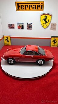 Ferrari 330 GTC 1:18 CMR