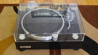 Gramofon Yamaha GT-2000 s přímým pohonem