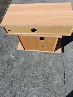 Stolek pod tv