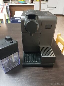 Nespresso DeLonghi kávovar 19bar