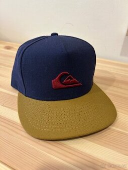 Prodám 2 originální kšiltovky Quiksilver – jako nové