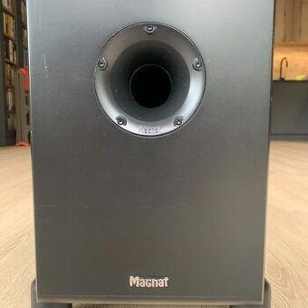 Magnat Betasub 20A,jako novy; 230 W